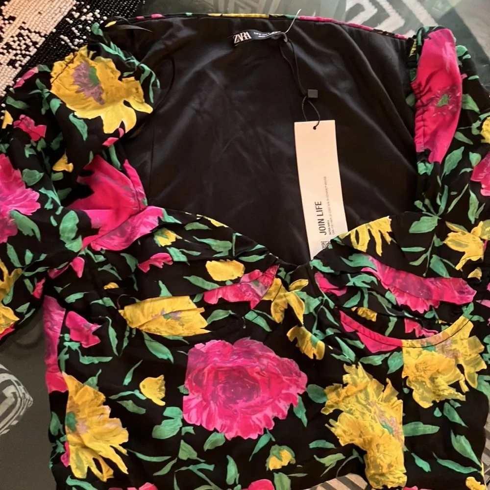 Super cute Zara floral crop top - Picture 4 of 7